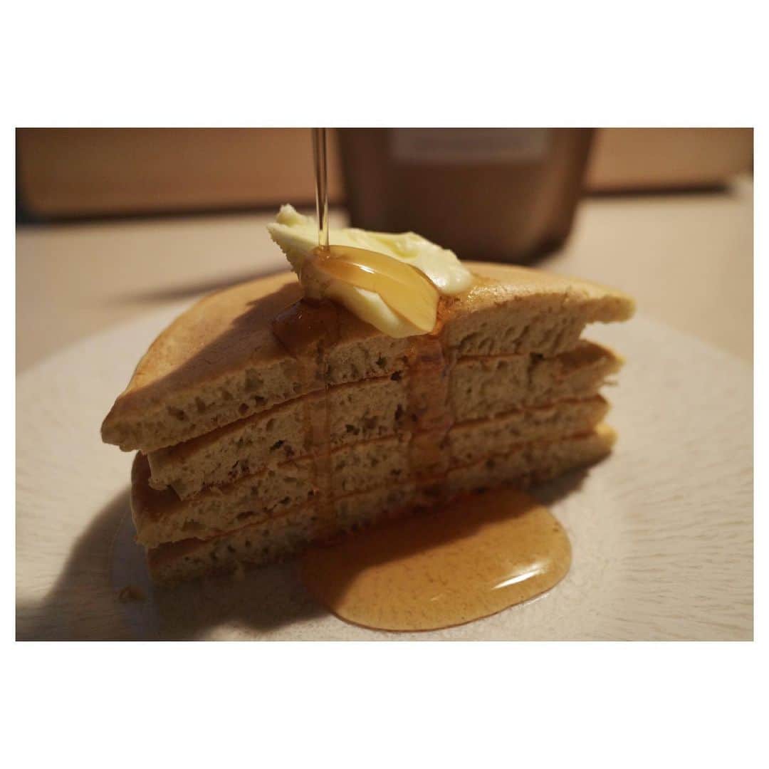 高垣麗子さんのインスタグラム写真 - (高垣麗子Instagram)「・ ・ ・  おはようございます  リクエストにお応えして、パンケーキな朝です🥞  雨ですが、美味しいものを食べて元気にいこう☺️  ・ ・ #pancake #🥞」5月13日 7時40分 - reikotakagaki