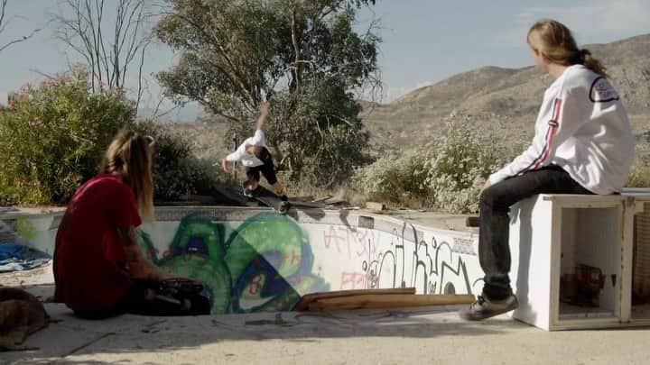 トリスタン・レニーのインスタグラム：「So hyped to be riding for a brand with such a rad history and sick team🔥 @sessions_mfg @sessions_mfg @sessions_mfg 🎥: @natecorreiaa」
