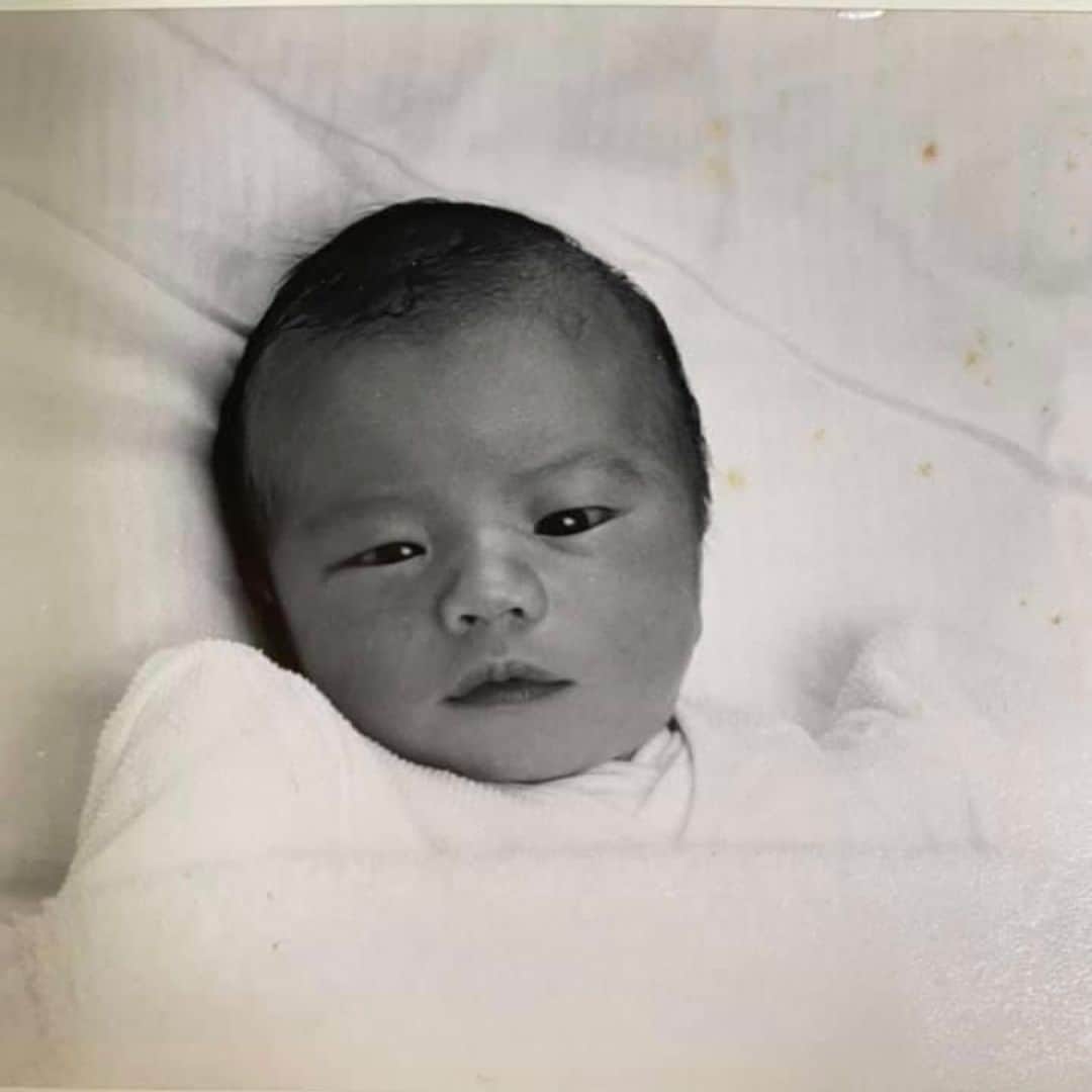 奈美悦子さんのインスタグラム写真 - (奈美悦子Instagram)「今日は息子の誕生日❤️ 45歳⁉️おめでとう㊗️ #お誕生日#おめでとう ＃おめでとうございます＃45歳＃息子#時間のたつのは早いね #健康でいてね #頑張りすぎないで #愛してるよ」5月13日 8時37分 - nami.etsuko
