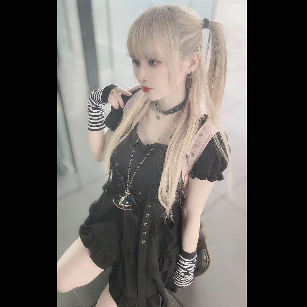 赤木クロのインスタグラム：「✝️   #anime #animegirl #animejapan #animeworld #japan #japanesegirl #日本 #サブカル #漫画 #comic #cos #cosplay #cosplayer #cosplaygirl #cosplayers #コスプレ #コスプレイヤー  #gravure  #lingerie  #일본여자 #코스프레 #그라비아 #角色扮演遊戲　#ゴシック #ゴシックファッション #Gothic #gothiclolita #gothicfashion」