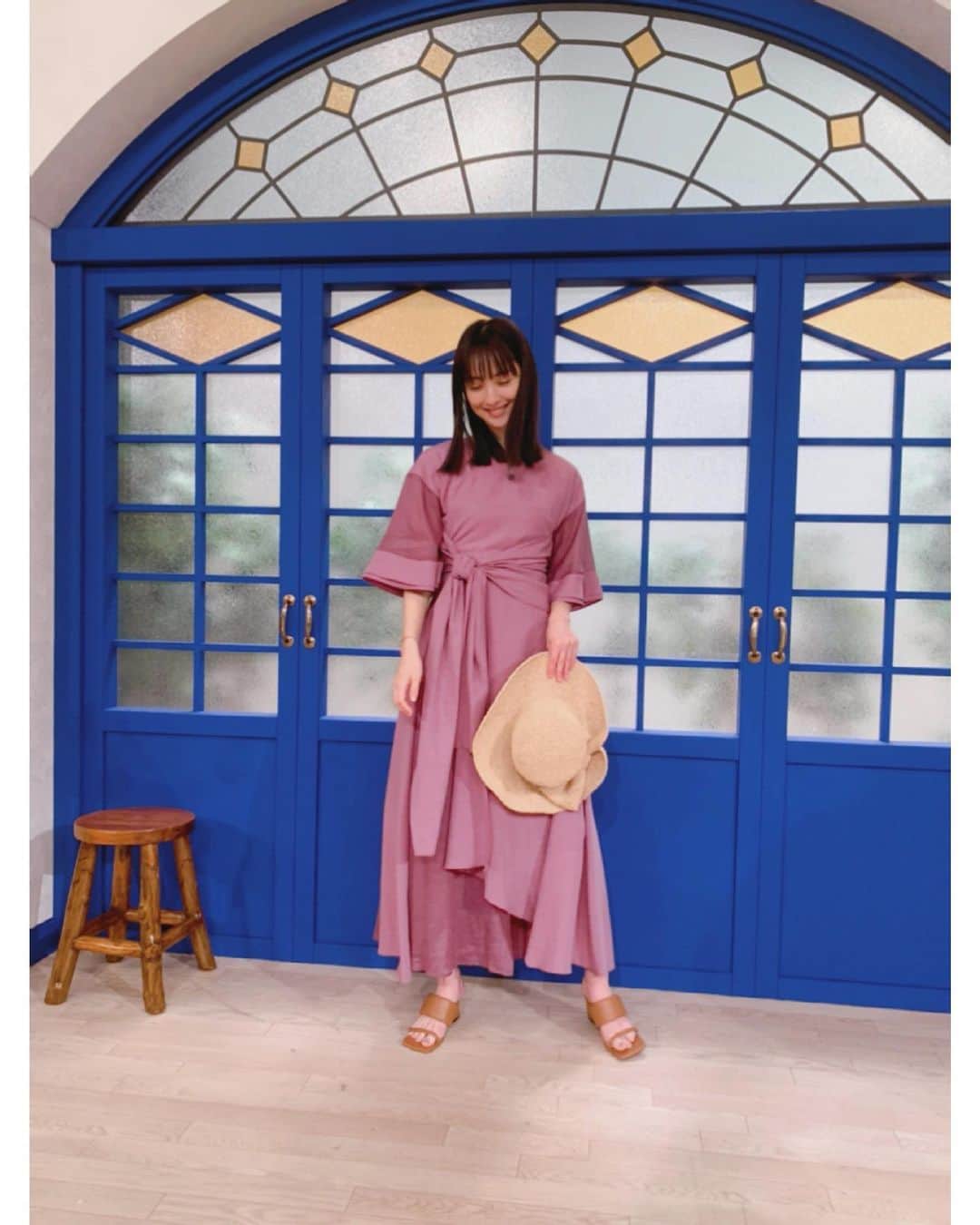 のインスタグラム：「#すてきにハンドメイド  本日21時30分スタートです🌷 今回は「かぎ針編みの夏帽子」です☺︎ 是非！  outfit: #AULAAILA accessory: #MARIABLACK×CINOH  #rieukjewelry shoes: #quartierglam styling: #天津亜紀 さん hair&makeup: #犬木愛 さん  #NHK #Eテレ」
