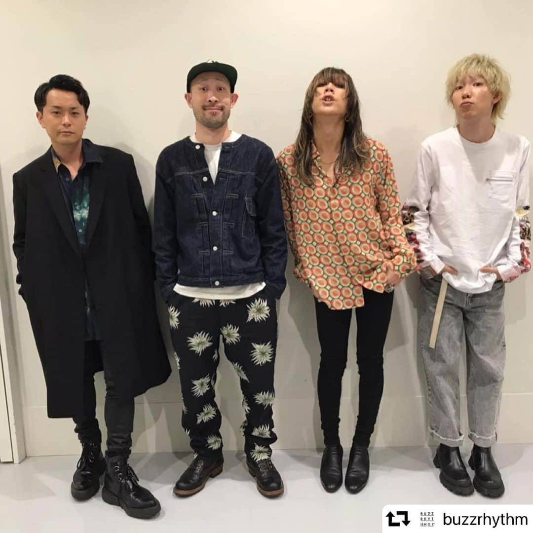 柳沢亮太さんのインスタグラム写真 - (柳沢亮太Instagram)「5/14(金)「バズリズム02」出演。  #repost @buzzrhythm ・・・ 5/14（金）バズリズム02で歌って頂く、#superbeaver の皆さん🦫🎤⚡️  渋谷さんの衣装のポイントは 「久しぶりにデパートで買ったシャツです。」 と教えて下さいました🛍 どこで買ったのか気になりますね🤫 素敵な柄シャツにもご注目👀！  さらに豪華スタジオライブはこちら💁‍♀️🎵 #あいみょん  #heysayjump  #empire   24:59〜放送です🦫🎶  #広瀬アリス #jujoe #結城アイラ #バズリズム #buzzrhythm #日テレ #ntv」5月13日 12時33分 - yayayayanagi