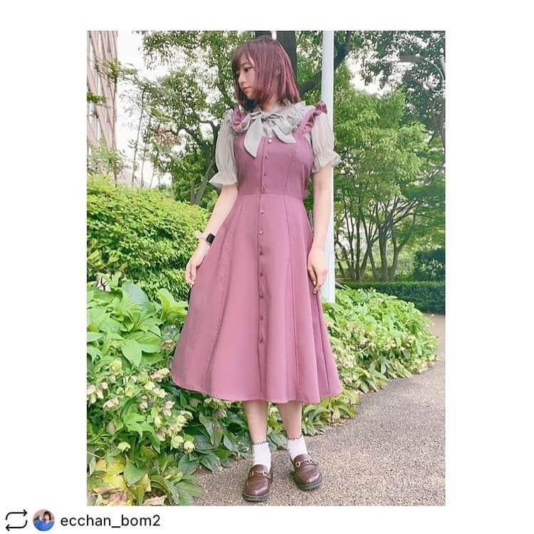 GRLさんのインスタグラム写真 - (GRLInstagram)「【👆画像をタップすると購入できるよ👆】 @ecchan_bom2 さん @___c.chan__ さん @manamin_158cm さん @ma_anmi さん @rikkyyucoco さん @maimi.325 さん @nanapanda517 さん @arsk729 さん @___asuka____ さん @arw4kids さん にGRL商品着用して頂いております💕 ありがとうございます✨ . @grl_official #グレイル #grl #プチプラ #ootd #fashion #プチプラコーデ #outfit #ファッション #可愛い #かわいい #コーデ #コーディネート #cute #大人カジュアル #カジュアルコーデ#GRL購入品#グレイル購入品#購入品 #レースブラウス #フレアパンツ #クリアサンダル #おうち時間 #おうちコーデ」5月13日 15時13分 - grl_official