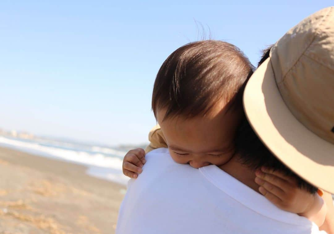 佐野真依子さんのインスタグラム写真 - (佐野真依子Instagram)「お気に入りの FamilyPhoto👪📷 真ん中の人の 髪型かわいい🐢💭笑 スタジオミキジ📷　@mikiji  素敵なお写真ありがとう🤍」5月13日 15時33分 - sanomaisanomai