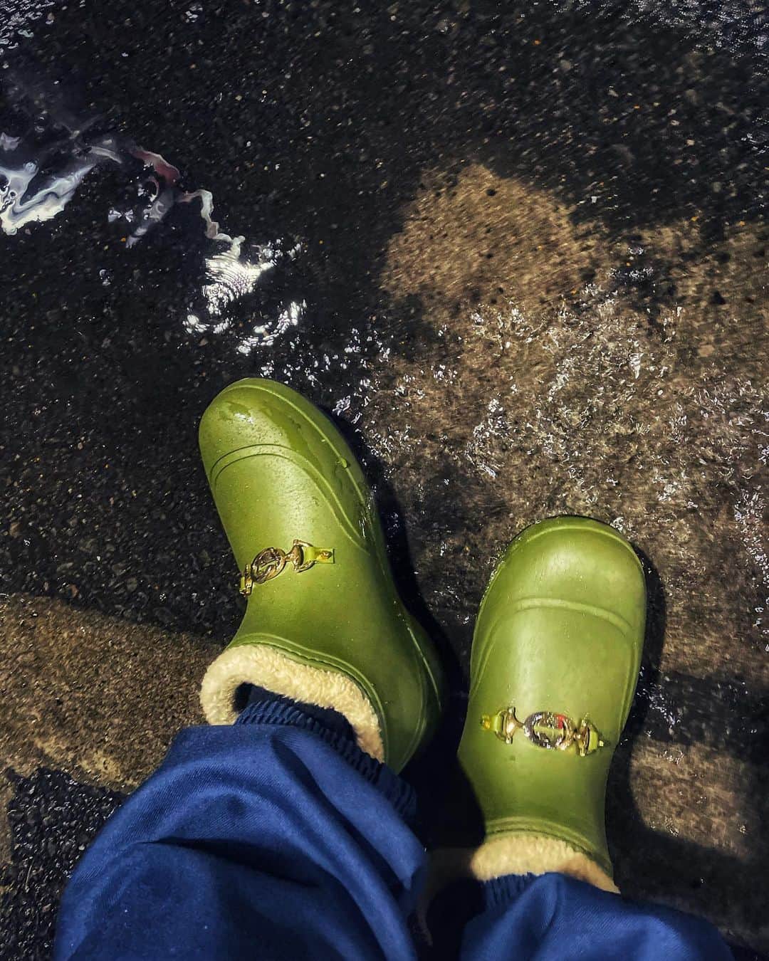 香取慎吾さんのインスタグラム写真 - (香取慎吾Instagram)「長靴。 短いやつだから 長靴じゃないのか？ #gucci」5月13日 20時59分 - katorishingo_official