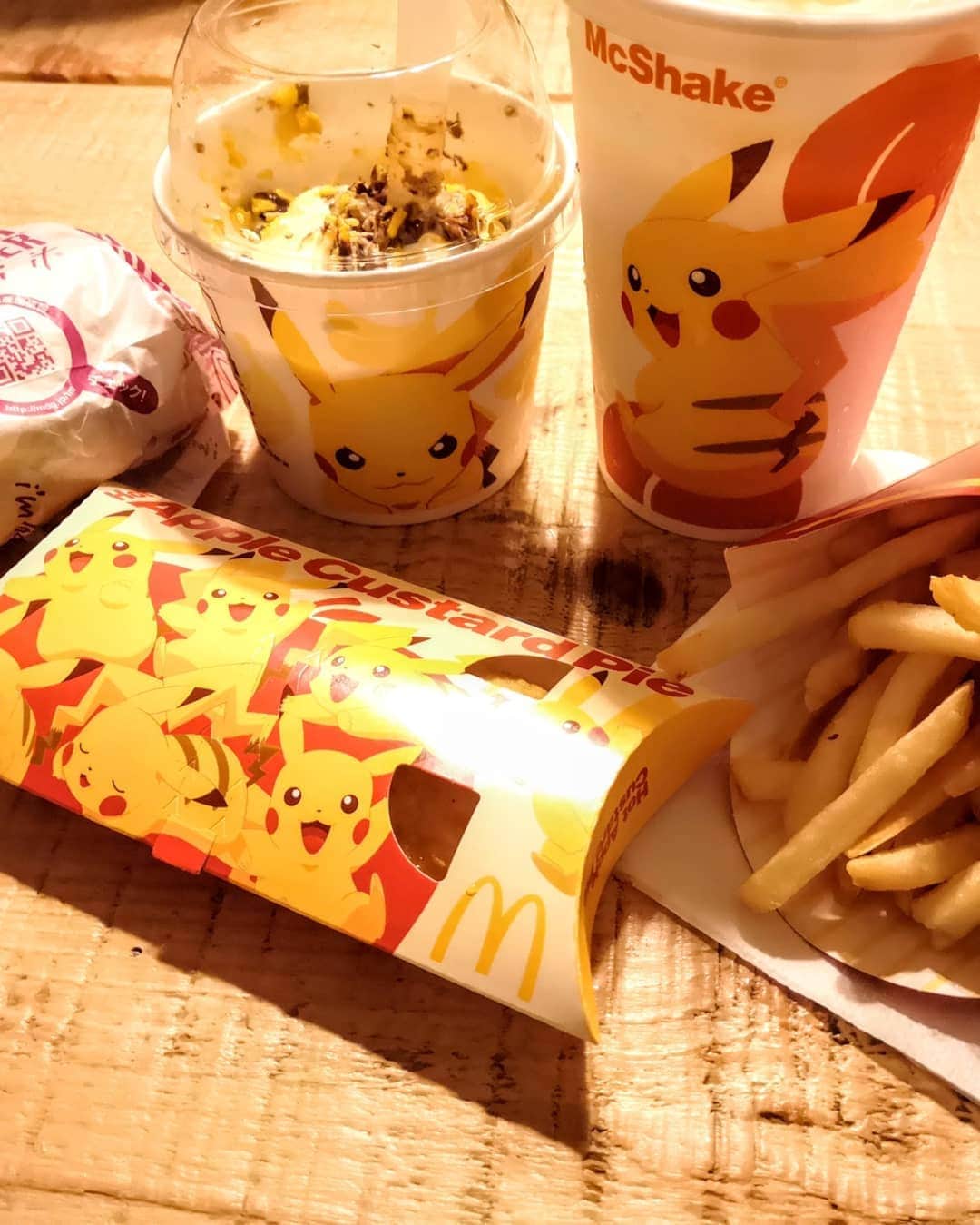 REIKAさんのインスタグラム写真 - (REIKAInstagram)「. 晩ごはん🍔🍟❤ ピカチュウゲットだぜ❤  #ピカチュウ #マック #McDonald」6月11日 22時36分 - reika_japan
