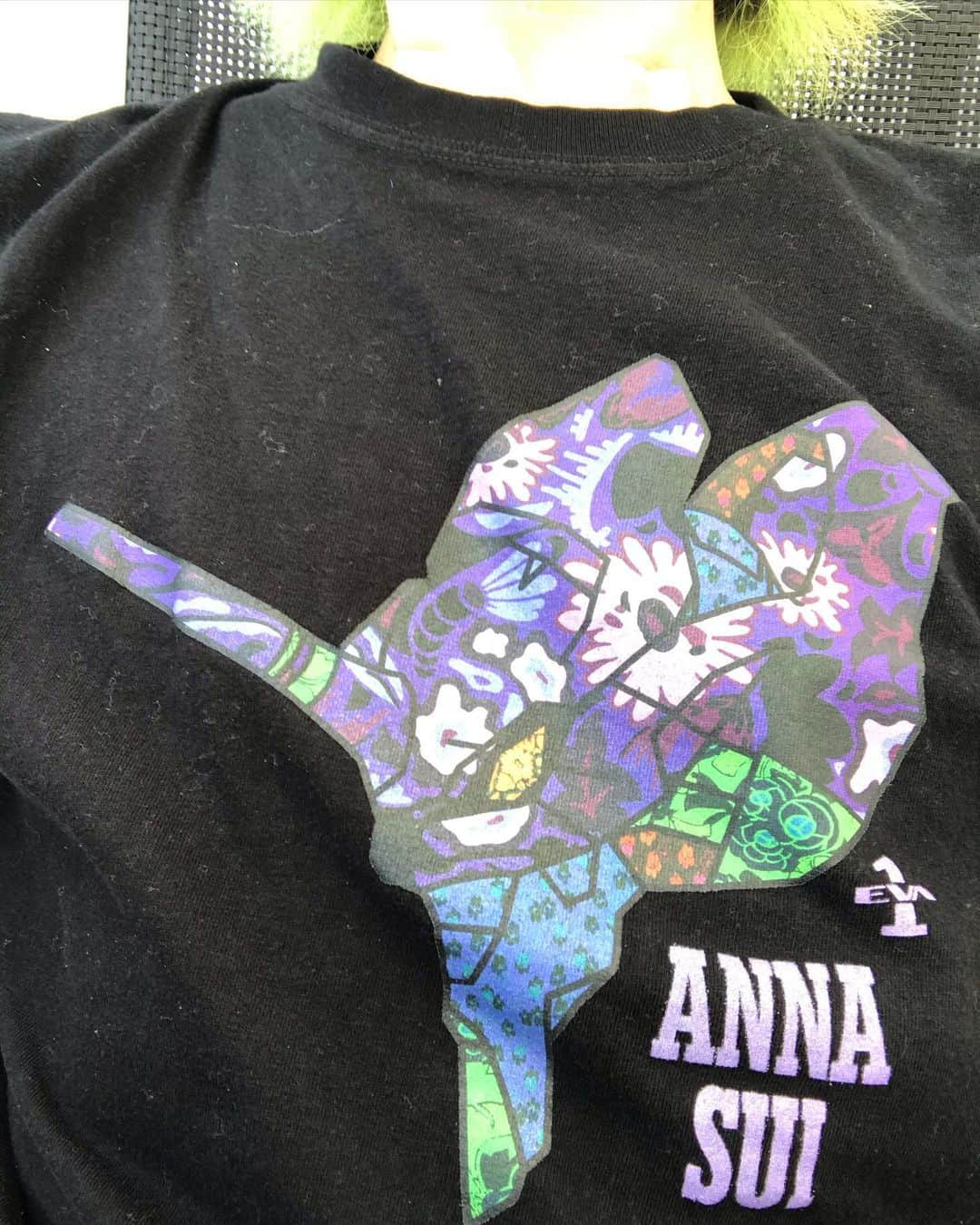 今井寿さんのインスタグラム写真 - (今井寿Instagram)「#ちょうどいい感じの気温 #Tシャツ #ANNASUI #EVANGELION  #自作サンドイッチ #春菊  #アンチョビオリーブ #生ハム #レバーペースト  #ワイン #白 #千円くらいのやつ  #今井寿 #imaihisashi #bucktick #bt #peace #✌🏻 #🌈🌈🌈🌈🌈🌈🌈 #アブラカダブラ #ABRACADABRA #🔮🙏🏻 #御守り」6月11日 15時29分 - bucktick_imai