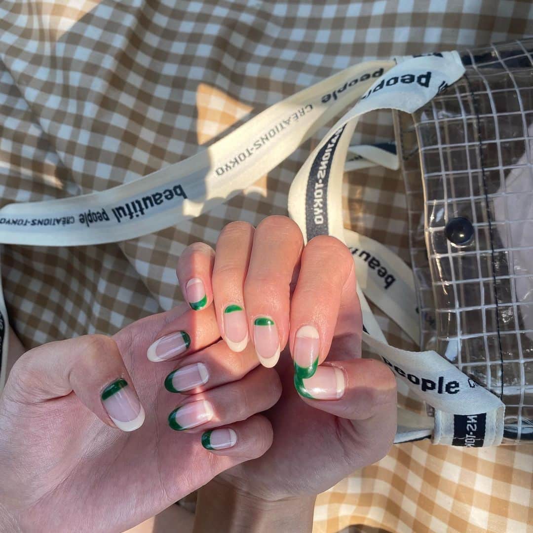 一ノ瀬恋のインスタグラム：「毎回かわいいの作ってくれる @yuka1229n  @nailsalon_canvas  てか趣味が合う🥺💓💓  最近推しな緑さん🦖🌿🥬💚  #ネイル #ネイルデザイン」