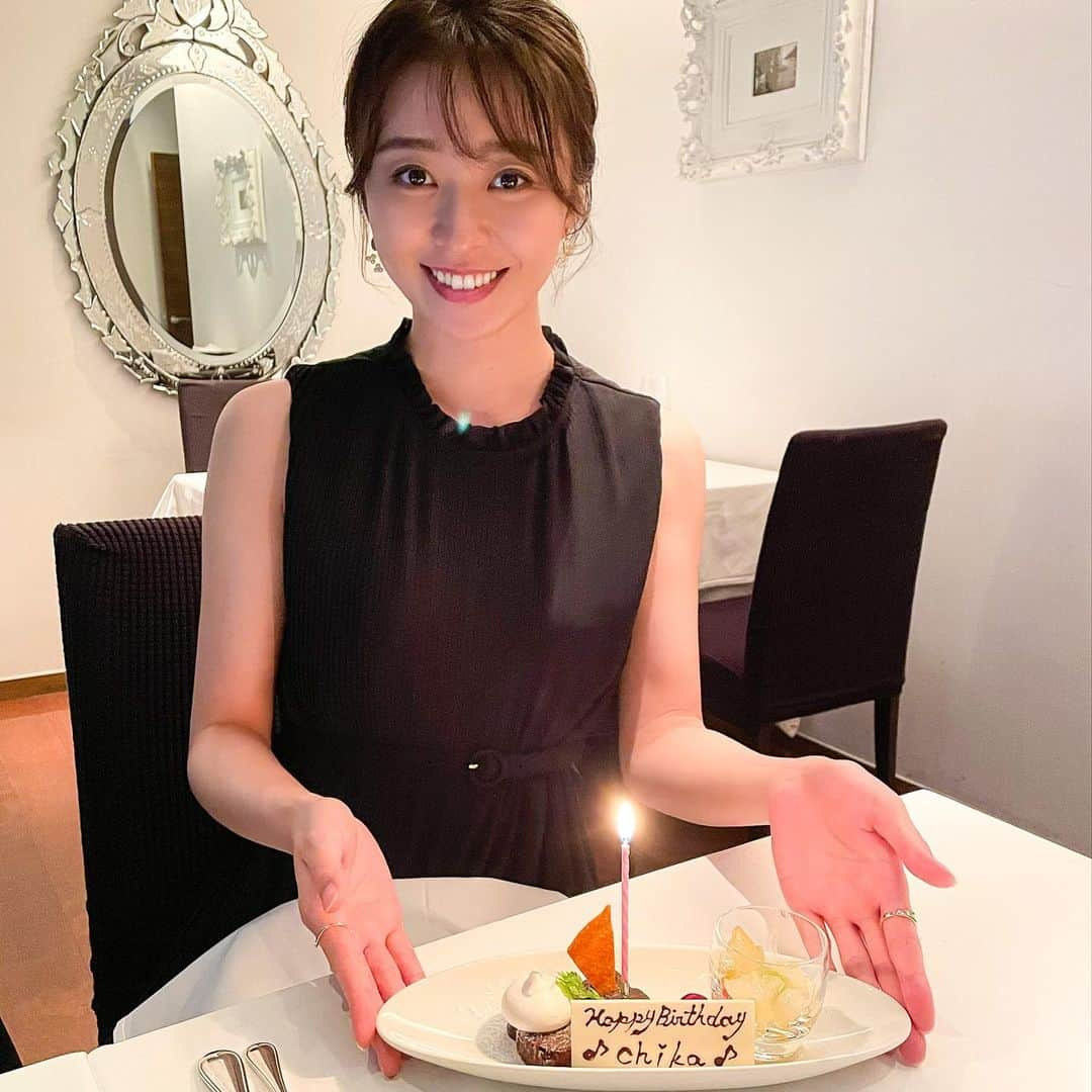 中川知香さんのインスタグラム写真 - (中川知香Instagram)「🎂 お友達がお祝いしてくれました！  プレゼントも私の肌をわかってくれてるスキンケアのセット♡さすがです笑  嬉しい美味しい楽しかったー！  #中川知香」6月11日 18時22分 - chikanakagawa_official