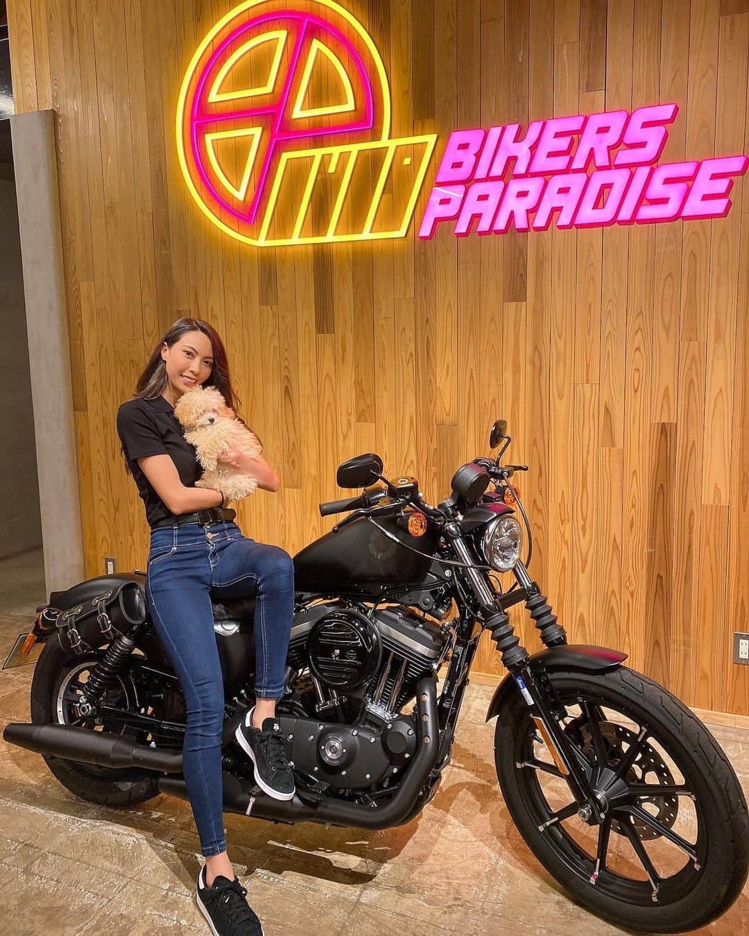 CAMIRAのインスタグラム：「FMヨコハマさんのラジオとYouTubeの収録してきました✨ BIKERS PARADISE Sweet Emotion 毎週日曜深夜 25:30-26:00 いろんな音に癒されますよお꒰*´∀`*꒱ ぽてとともじゃれあいました🤣 バイカーズパラダイスまた遊びに行こーと😌♥️ #バイパラ#スイートエモーション#スイエモ#バイカーズパラダイス#バイク女子#バイクのある生活」