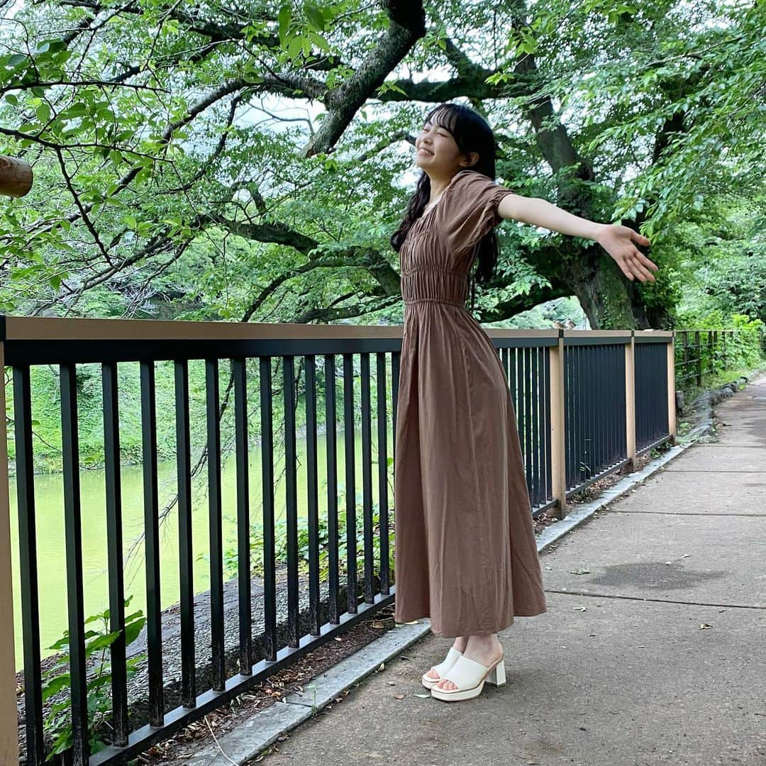 林芽亜里さんのインスタグラム写真 - (林芽亜里Instagram)「🎀﻿ 久しぶりの10連発です~👒🌱﻿ ﻿ 心地よい風が吹いてる日ののんびりお散歩は気持ちがいいね\( ¨̮ )/﻿ ﻿ 最近暑いからお外に出るの恐怖です😱笑﻿ ﻿ #ニコラ #レピピアルマリオ #林芽亜里」6月11日 19時33分 - meari__hayashi