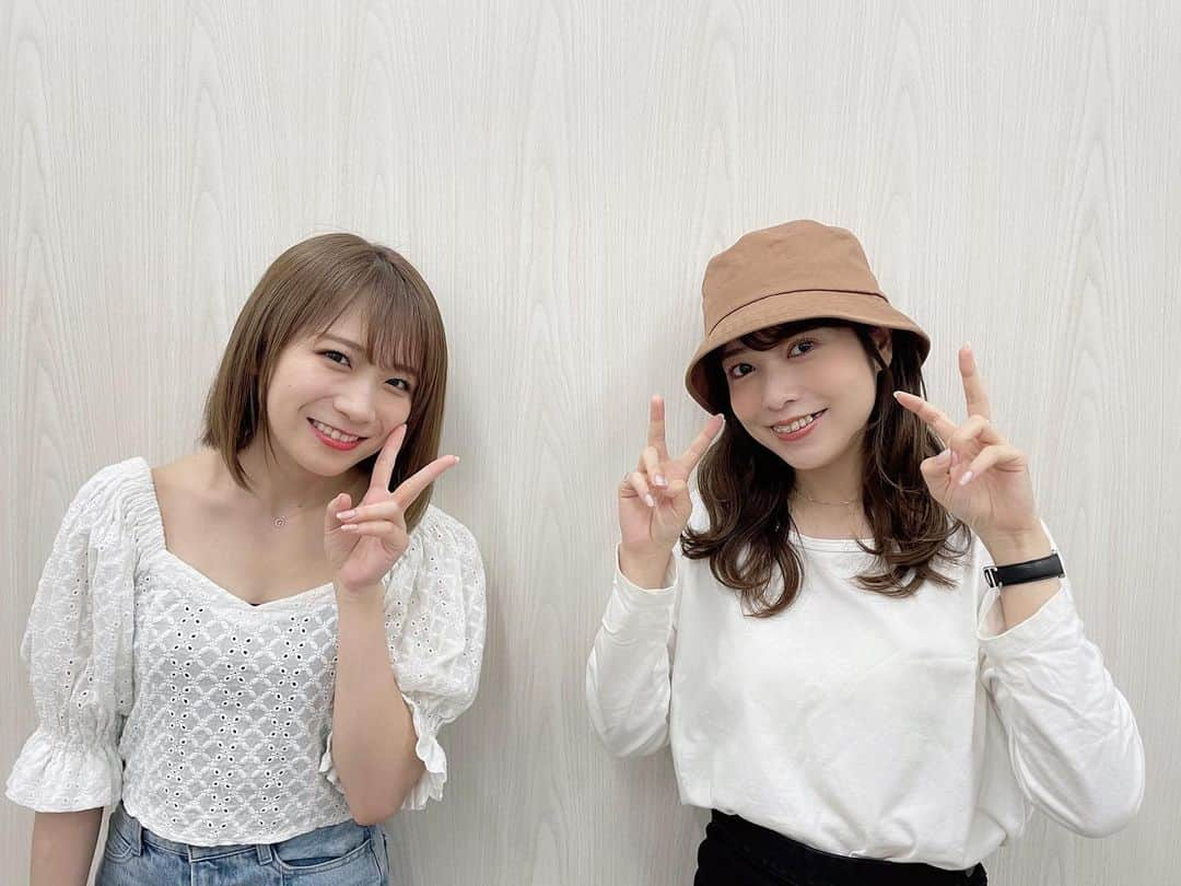 斉藤優里さんのインスタグラム写真 - (斉藤優里Instagram)「先日、会社に行った時に真夏に会いました❤️💗﻿ 寝てたのにも関わらず、呼びかけた瞬間﻿ 秒で起きてくれました（笑）起こしてごめんね🥺﻿ 相変わらず、ニコニコ笑顔で可愛くて﻿ いっぱい元気もらえて幸せでした！﻿ 立ち話してたんだけど結構長時間喋っちゃた（笑）﻿ 早くご飯行きたいな〜🥺✨﻿ #真夏の全国ツアー2021 も楽しみだな〜﻿ 他にも4期生ちゃん達や、まちゅとか﻿ スタッフさんにも会えて嬉しかったな♡﻿」6月11日 19時41分 - yuuri_3ito