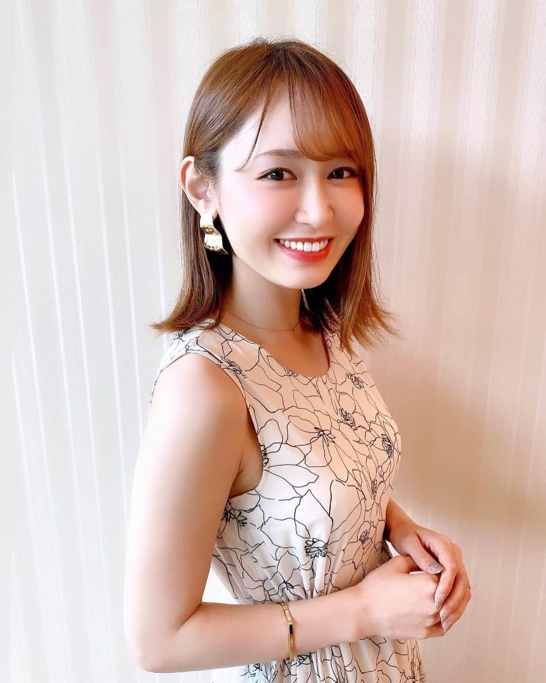 伊藤千凪海のインスタグラム：「お知らせ📢﻿ ﻿ 6月17日（木）21:00〜﻿ ﻿ 『ヒロミ・指原の“恋のお世話始めました”』に出演します🙋🏻‍♂️﻿ ﻿ #恋セワ﻿ ﻿ AbemaTVで21時からです🌸﻿ ﻿ ﻿ ﻿ ゲームばかりの日々で、恋愛からはほど遠い日常を過ごしておりましたが、ひさしぶりにドキドキな時間を過ごさせていただきました🙇‍♀️﻿ ﻿ ﻿ 応援しながら観てくれたら嬉しいです、、、！！﻿ ﻿ ﻿ ﻿ ﻿ #ヒロミ指原の恋のお世話始めました﻿ #恋愛リアリティ #abematv #アベマ #アベマtv #合コン #合コンコーデ」