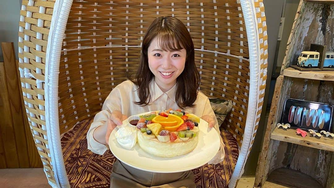 安藤咲良さんのインスタグラム写真 - (安藤咲良Instagram)「. #MYBESTWAY   #アロハテラス木更津 さんにて フルーツパンケーキを いただきました🍓🥞 . フルーツ盛り沢山で 大きなパンケーキ！😍 フワフワ軽くて 口の中で溶けちゃうので、 一瞬で完食しちゃいました☺️ 幸せだった〜✨✨✨ . 6/15(火)放送です♪ . #パンケーキ　#フルーツパンケーキ #アロハテラス」6月11日 20時06分 - sakura.ando