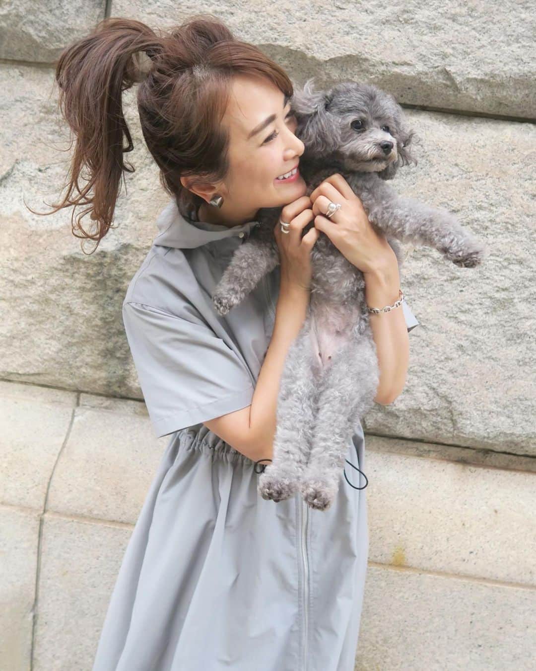 Mai Wakimizuのインスタグラム：「人間の赤ちゃんみたい♡ #愛犬カプリ#トイプードル」