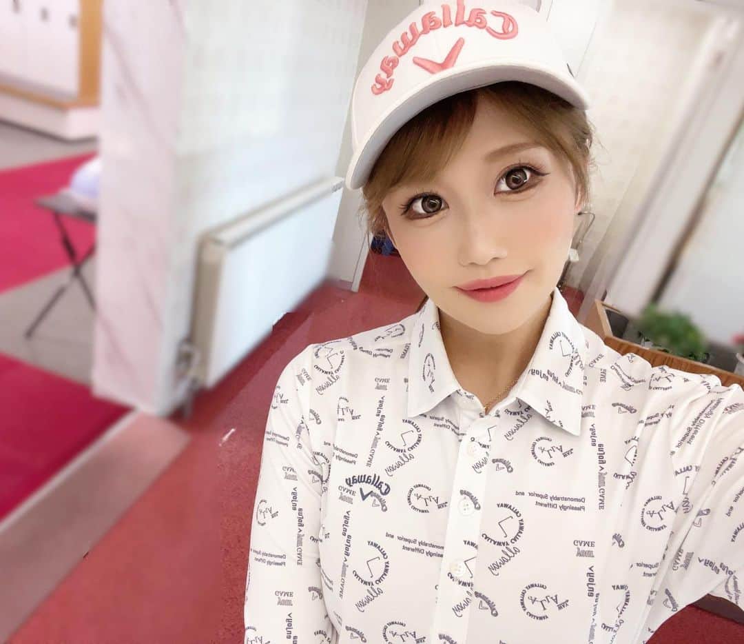 すすきの桃李のインスタグラム：「✳︎ ✳︎ 金曜日出勤🙆‍♀️ ✳︎ お天気ピカピカだったから 朝活ゴルフ行ってきたよ🏌️‍♀️☀️ 暑すぎて一瞬具合悪くなった…笑 ✳︎ スコアは前回より悪い136でしたとさ🙄 ✳︎ ✳︎ #キャバ嬢#バルセロナ#ホステス#豊胸#桃李#ニュークラブ#キャバクラ#夜職#メイク#北海道#札幌#かわいい#すすきの#おっぱい#キャバ#ミナミ#かわいい女の子#歌舞伎町#銀座#ラウンジ#美人#可愛い#すすきのグルメ#札幌グルメ#観光#いいね返し#呑み#ガールズバー#おっぱいに平伏せ」
