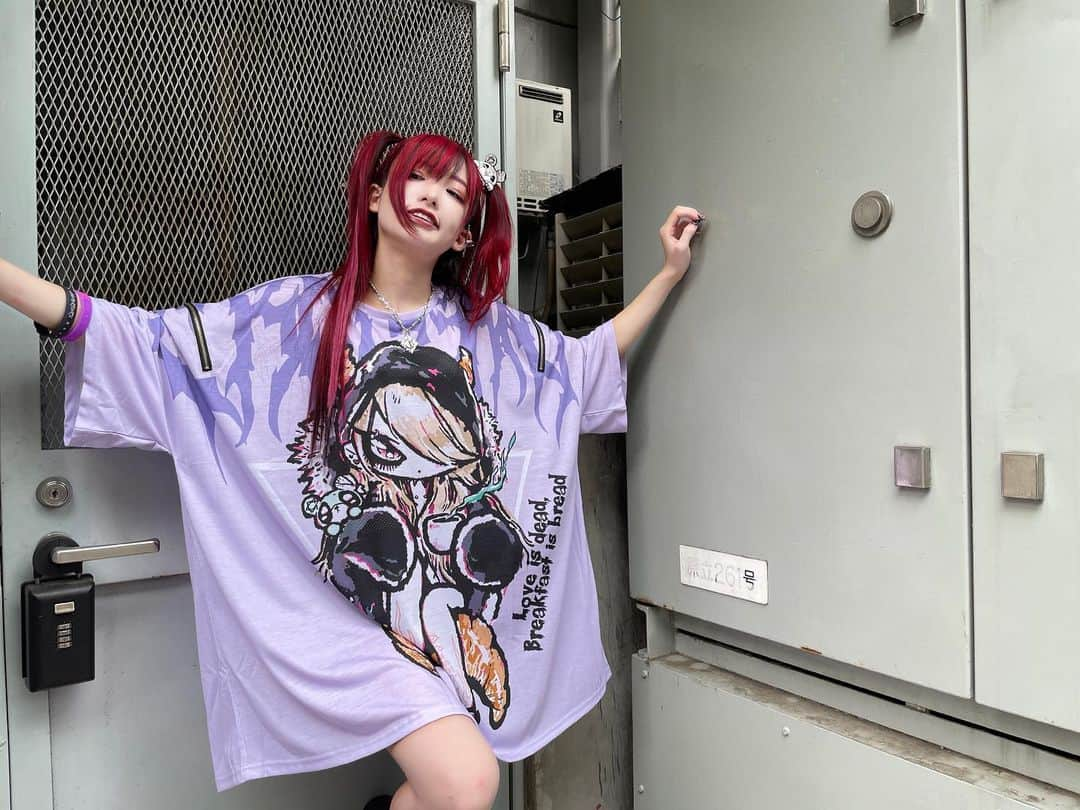 椎名ひかり（ひかりん）さんのインスタグラム写真 - (椎名ひかり（ひかりん）Instagram)「#ハイパコ　#hypercore #ハイパーコア　#赤コン　#赤カラコン　#眼帯　#眼帯女子　#ツインテール　#地雷　#地雷女 #スクランパー　#スクランパー牙　#赤髪　#派手髪　#椎名ひかり　#ぴかりん　#ぴ様　#ぴかりん様　#魔界　#ガーター」6月11日 21時19分 - pikarin_shiina