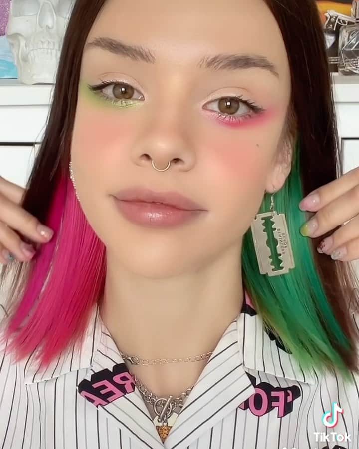 Maria Wayのインスタグラム：「1. как результат?🌈 2. какие цвета сделать следующими?」