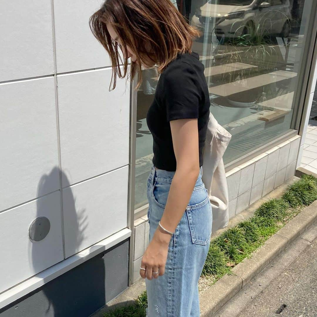 yan___5さんのインスタグラム写真 - (yan___5Instagram)「. . ZARAのクロップド丈T。 安くて可愛い♡ . . Tシャツ/バッグ　#zara デニム　#moussy #カジュアルコーデ#シンプルコーデ #クロップド丈」6月7日 21時27分 - yan___5