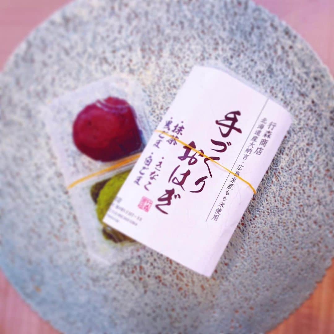畠山愛理さんのインスタグラム写真 - (畠山愛理Instagram)「・ 行森商店さんの手づくりおはぎ！ 美味しかった。。 なぜかあんこ年々好きになっていく🤔」6月7日 22時26分 - airihatakeyama