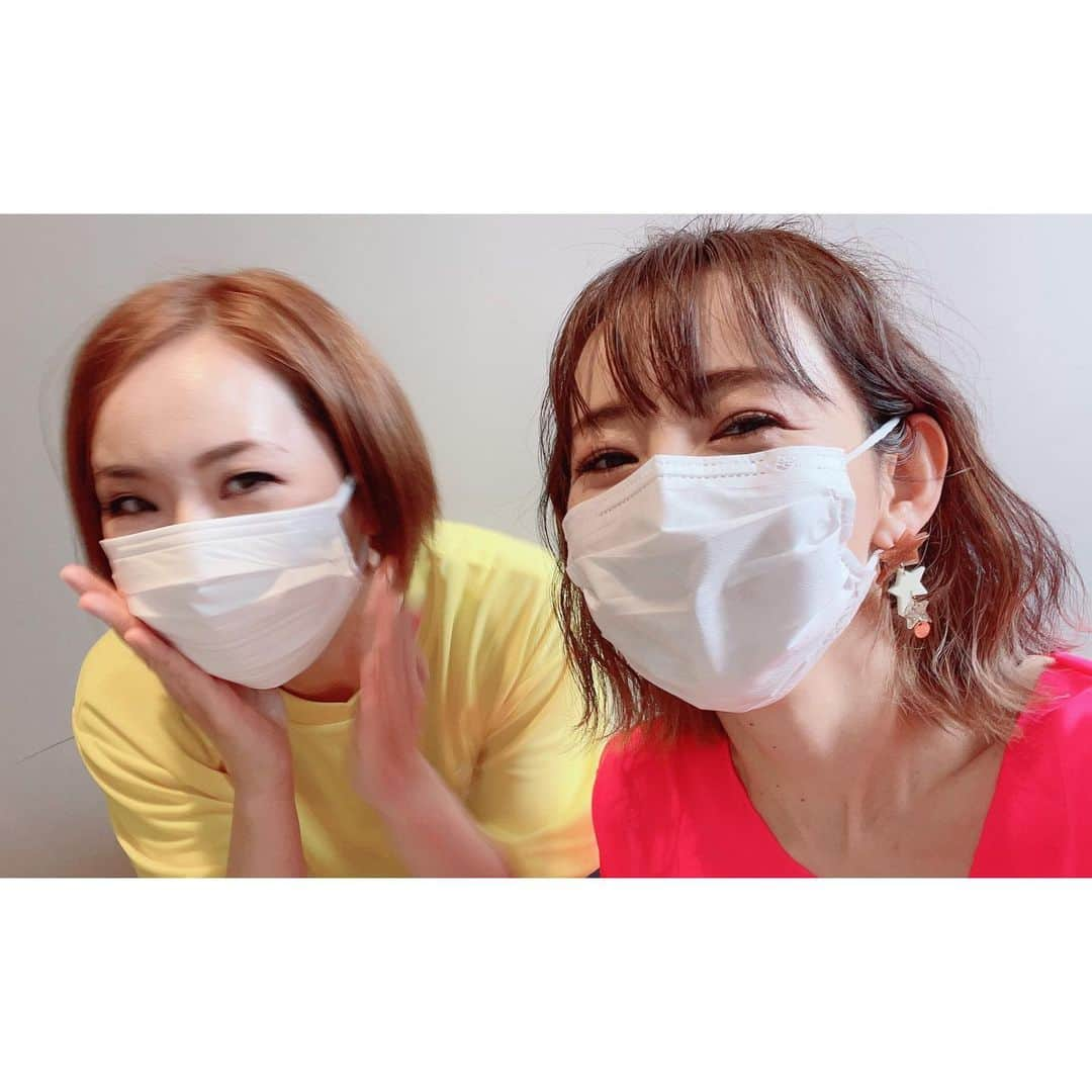 咲希あかねさんのインスタグラム写真 - (咲希あかねInstagram)「『C∞MPASS』  安定の まんたろー😚　 企画＆構成演出＆振付＆出演✨ まんの振りで踊れて楽しかった！！ ジャネットの『All Nite』ではシースルーシャツにショートパンツでセクシーな振りを😏✨ いい振り付けるなぁ…踊ってて役に入り込みやすい✨ こーゆー色っぽい？ダンス久しぶりで、 踊ってるとスイッチ入る感じ♪笑 グランドホテルの『Love can't happen』ではロングドレスの淑女の振りを❤️色んなジャンルの振りをつけれるなんてかっこよ！！ それも努力家の彼女らしい✨  振付のみきてぃ♡ @miiikity  安室奈美恵さんの『Hero』で踊りました♪ みきてぃの振りはね、まじ難しい…😗笑 けど、踊れるようになると、 曲とリズムと感情がグワっと混り合って化学反応おこすのっ！！！！ めっちゃたのしーーーー😆❤️ まんちゅーで2人で一瞬踊る振りをつけてくれたんだけどね、そこの歌詞がなんかリンクして、踊りながら泣きそうになったよ😢我慢したがね笑  振付のみーちゃん♡ @mie.midoriwatanabe  私は踊ってないんだけどHIPHOPの振付をしていて、 すごくいい場面になってた✨ かっこいい！！ 見てるだけで、声出したくなる感じ😆  振付＆出演のエリ♡ @v___eeechuuun___v  テーマパークの振付け可愛かったぁ♪ 金色のかわいいワンピースに、みんながニコニコしながら楽しそうに踊ってて、見てるこっちも楽しくなるの✨エンターテイメントって感じ😊  そして一緒に踊ったみんなーーー♡ 年齢も職業も全然違うバックグラウンドの人達が 〝貴千碧〟を通してみんな繋がっていく…素敵✨ 撮影当日、みんなキラキラしてて、それぞれの素敵なところばかり、たっくさん見えたの！！ わたし全員の素敵なところ、一人ずつ言える😤✨笑  改めて、踊る事、表現する事、みんなと作品を創る事が大好きだなぁと思う機会でした♪  #貴千碧 #発表会 #compass 最後の写真は∞ポーズだよ♪」6月7日 22時29分 - akane_saki