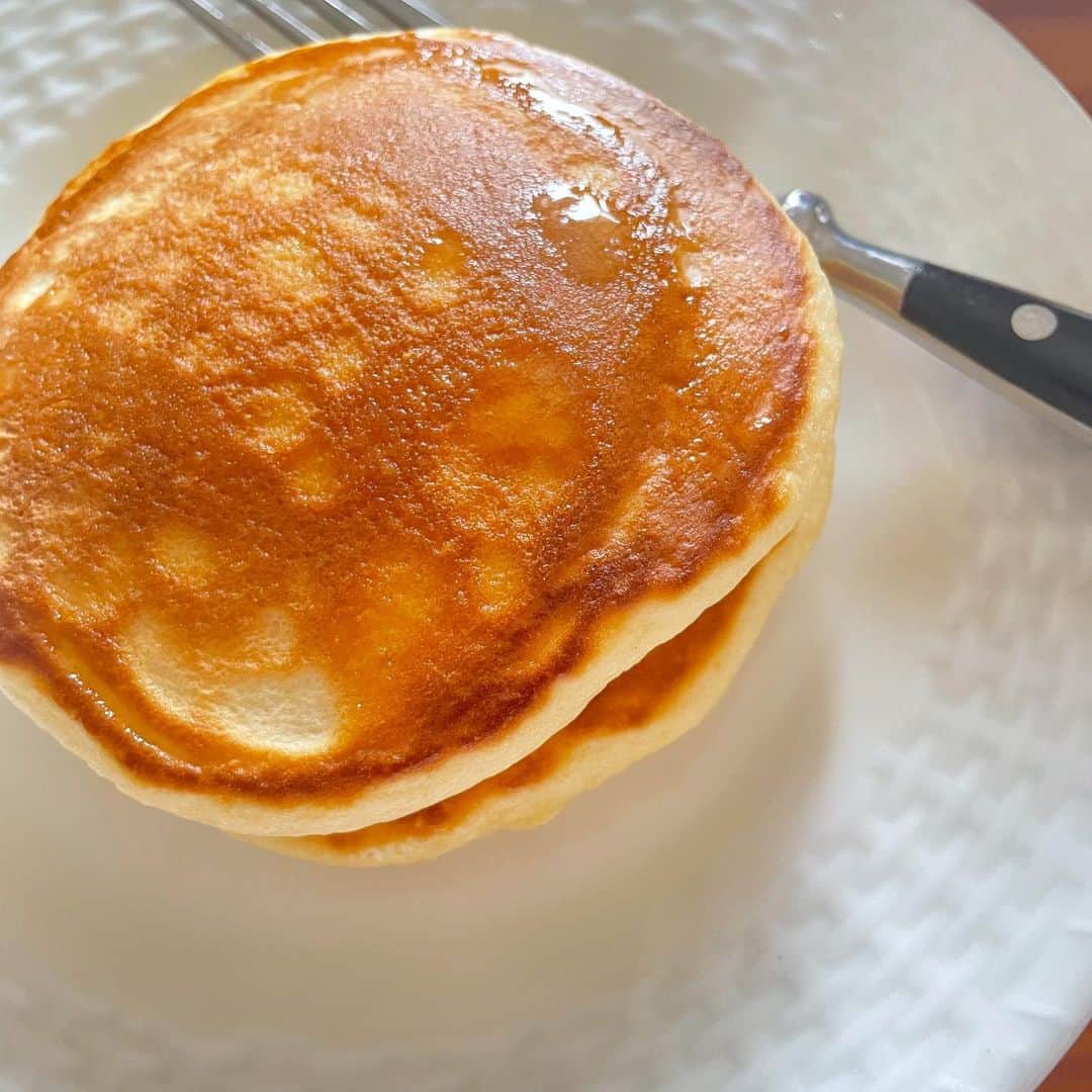 わちみなみのインスタグラム：「久しぶりにパンケーキ焼いてみたの🥞﻿ ﻿ 綺麗に膨れるので簡単に焼けて、 ふわふわで﻿ おいしくっておすすめでした☺︎﻿ ﻿ @pacificdrivein の🥞 ﻿ ﻿ #パンケーキ﻿ #ホットケーキ　なのか？　 とにかく美味しかった💫」