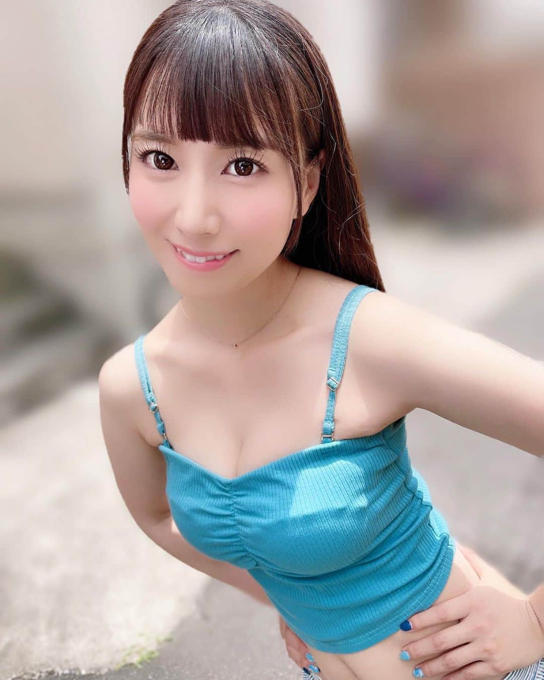 初川みなみさんのインスタグラム写真 - (初川みなみInstagram)「#むちむちの日﻿ ﻿ 出てみたかったメーカーさんの﻿  人気シリーズのパケのとき❤︎﻿ ﻿ お楽しみに〜🥰﻿ ﻿ #撮影」6月7日 22時54分 - hatsukaw_aminami