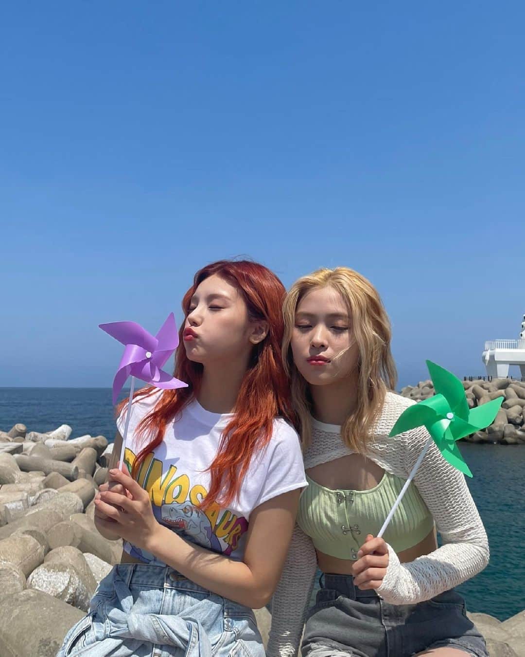 ITZYさんのインスタグラム写真 - (ITZYInstagram)「돌아라 바람개비 (with. 땡덩🔔)」6月7日 23時10分 - itzy.all.in.us
