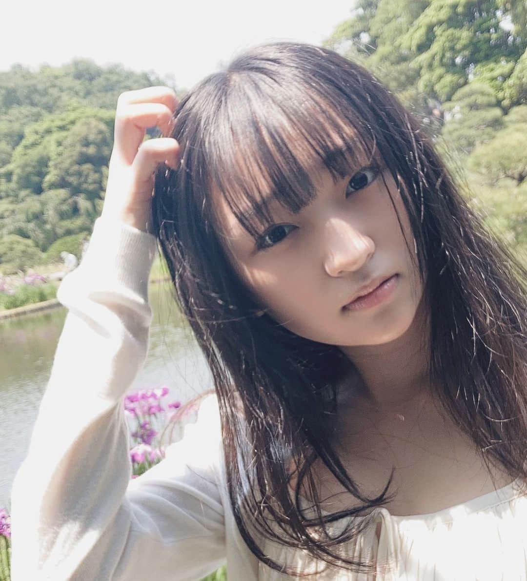 のインスタグラム：「菖蒲の花が満開でした！ ・ ・ #おはようございます #快晴 #季節の花 #紫の花 #菖蒲 #花菖蒲 #花のある風景 #花の写真 #ポートレート   #goodmorning #iris #purple #violet #flowers #flowerphotography #flowerstagram  #followme #tagsforlikes #tflers #tagsforlikesapp #actress #actor #girl #photography #portrait #portraitphotography #daily_phot_jpn #japan_daytime_view」