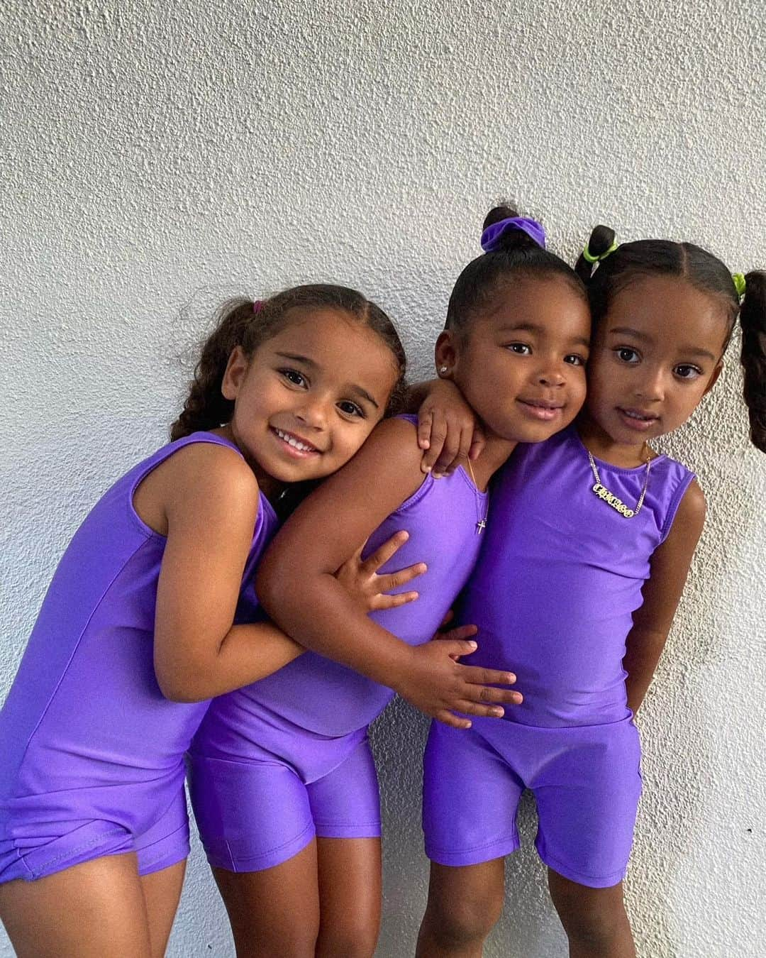 クロエ・カーダシアンさんのインスタグラム写真 - (クロエ・カーダシアンInstagram)「💜 The sweetest girls 💜」6月8日 7時31分 - khloekardashian