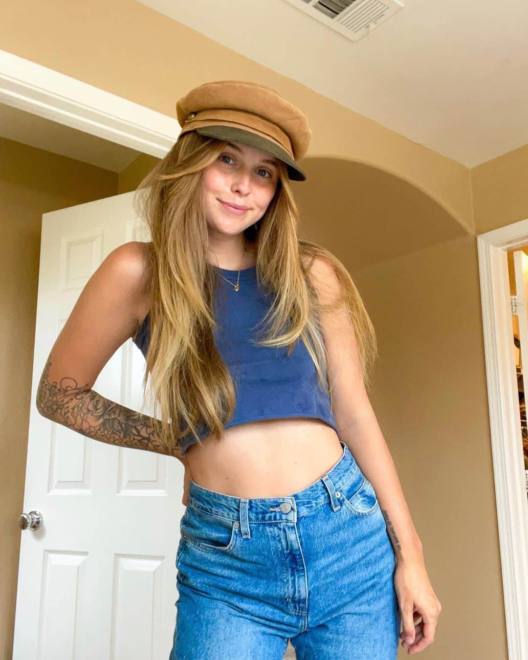 Acacia Brinleyのインスタグラム：「Ready to travel back to 2003 and become a pop star in Rome🎤✨」