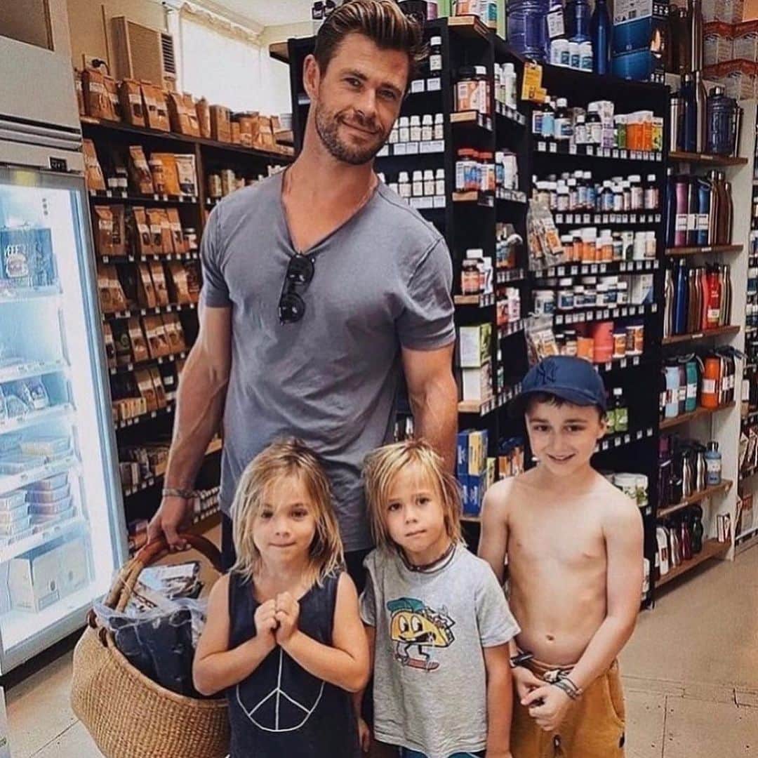 Style Fashion Luxuryのインスタグラム：「Imagine meeting these guys grocery shopping 😬  Tag someone!」