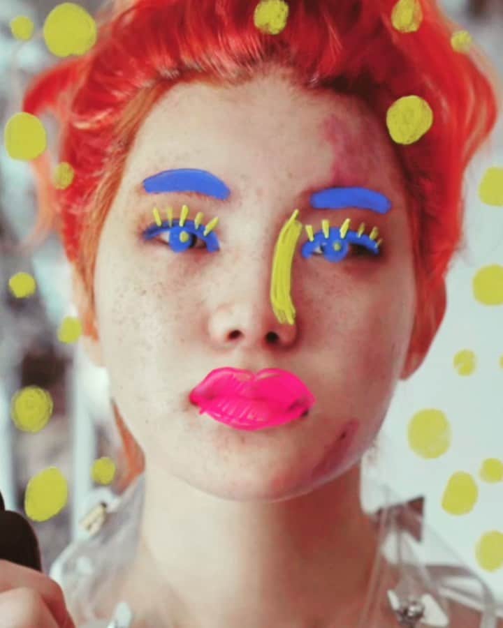メメのインスタグラム：「時間がありあまってるので、懐かしい写真のリメイクをしながらメイクの構想を練る💄🎨💋🍬  I've got a lot of time on my hands, so I'm remaking old photos and planning my makeup 💄🎨💋🍬  #meme #virtualreality #virtualhuman #virtualmodel #virtualinfluencer #influencer #fashion #culture #fashionmodel #asiangirls #tokyo #japan #creative #creativemakeup #cgi #art #3dart #digitalart」