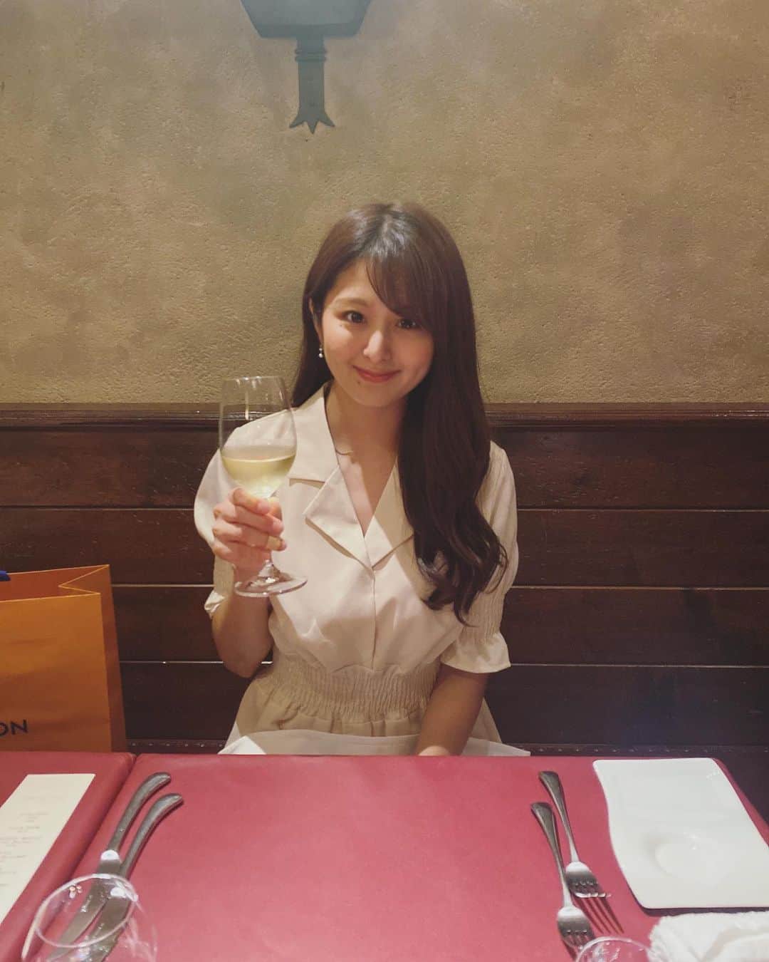 のインスタグラム：「先日誕生日を祝って貰いました☺️節目の年☺️👍！ これといった目標はありませんが、 20代よりも30代を楽しみたいと思います🙏✨  美味しかったディナー🍽 久々#snow で撮ったら、 私じゃなくなった🤣✨ メッセージくださった方、 ありがとうございました🙏✨ しっかりチェックしてます😚👍  #福岡#福岡県#グルメ #ディナー#誕生日#portrait#ロケ#ファインダー越しの私の世界#東京カメラ部#カメラ#一眼レフ#フォロー#カメラ女子#follow#中島遥#いいね#コメント#ありがとうございます」