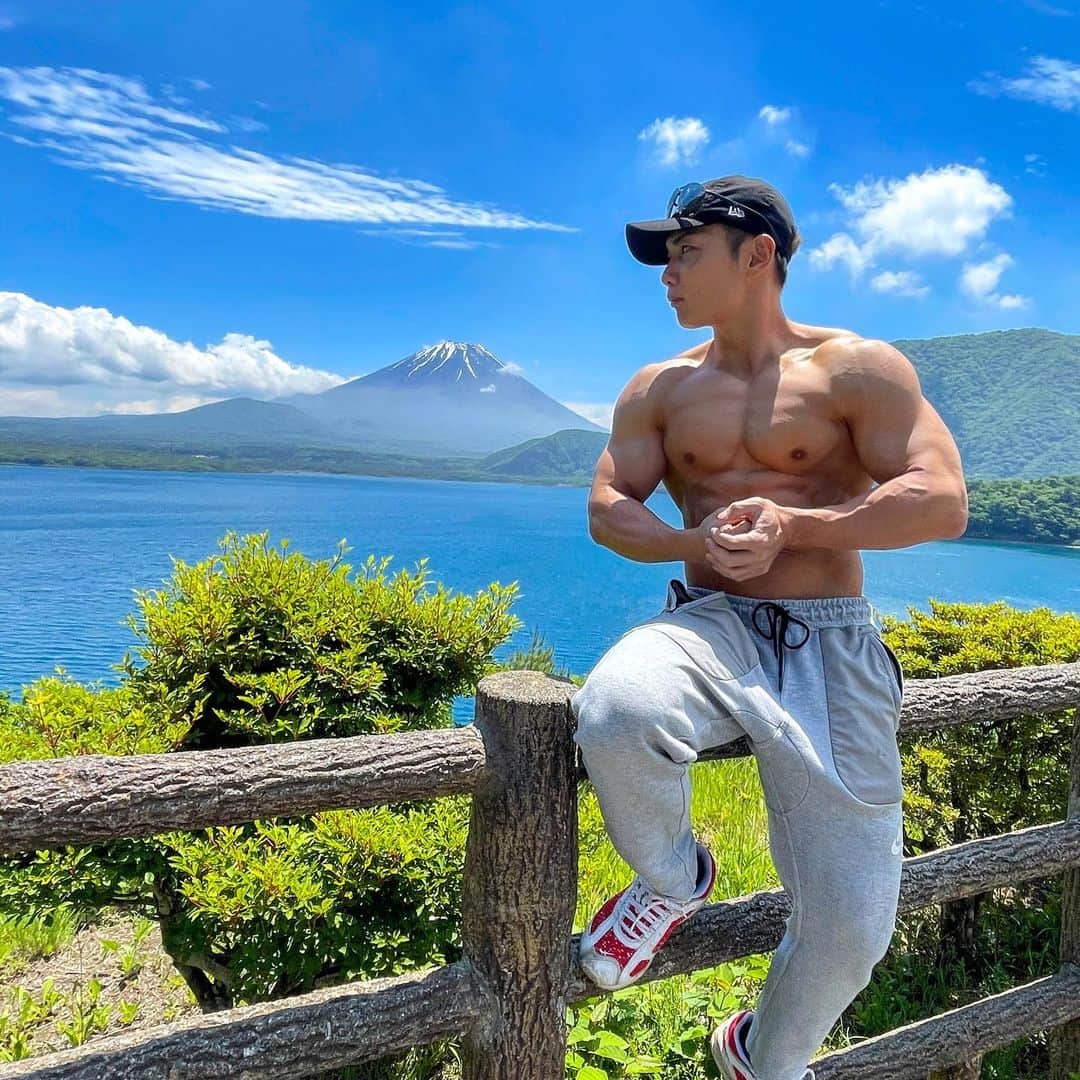 サイヤマングレートのインスタグラム：「ちょい前の筋肉と富士山！！」