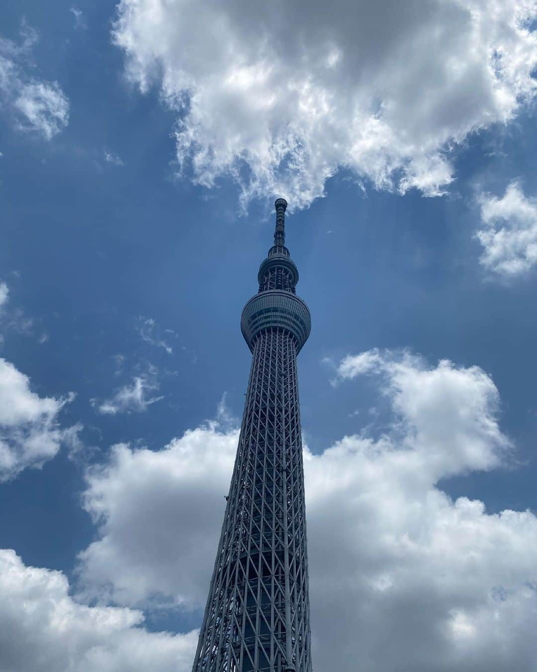 安美錦竜児（安治川）のインスタグラム：「映えとかよくわからない。 暑いので、とりあえずスカイツリー🙏 #安美錦 #安治川  #練習 #インスタ映え#よくわからん #何映え？ #勉強中」