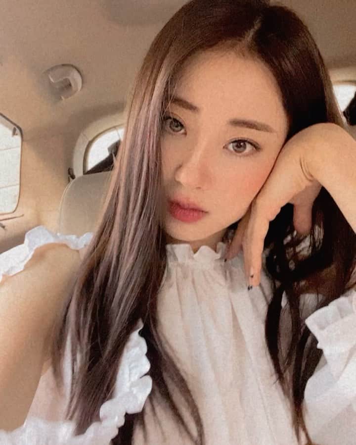 ギョンリ のインスタグラム：「얼빠악🤍」