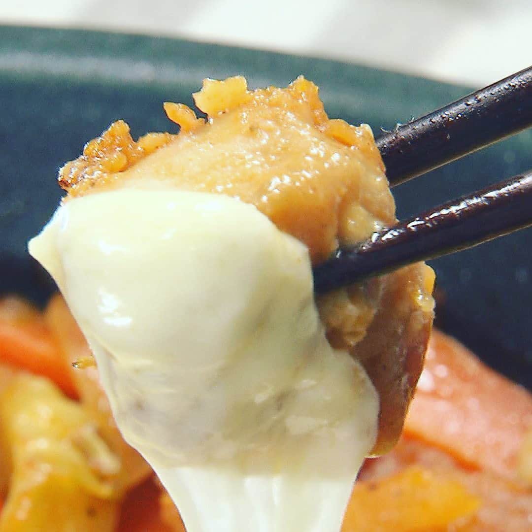 北海道放送「今日ドキッ!」さんのインスタグラム写真 - (北海道放送「今日ドキッ!」Instagram)「プレゼントキャンペーン🎁は﻿ まだまだ続きますが、﻿ きょうの番組内容をご紹介🤗﻿ ﻿ おうち時間が続くいま、﻿ ますます注目を集めるのが「冷凍食品」です✨﻿ ﻿ でも、食べ飽きたり﻿ マンネリ化したりしている方も多いのでは...?﻿ ﻿ きょうはそんな冷凍食品の﻿ アレンジレシピを５時台６時台でご紹介‼️﻿ ﻿ 冷凍からあげが﻿ 人気韓国グルメ「タッカルビ」に⁉️﻿ ﻿ 冷凍シュウマイが肉まんに⁉️⁉️﻿ ﻿ 楽しい＆絶品アレンジレシピをお届けします✨ ﻿ 料理初心者の絹子アナも簡単クッキング🎶﻿ ﻿ #冷凍食品 #冷食 #冷食アレンジ」6月8日 15時34分 - hbc_kyodoki