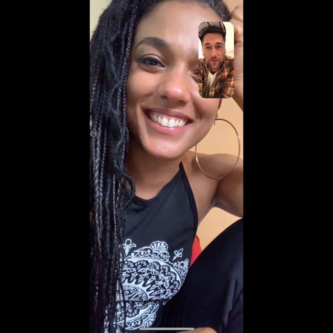 のインスタグラム：「DAM FAMMMM!!! • Today is the finale of New Amsterdam season 3!!!! But don’t be sad it’s over - be happy that it happened!! Ha ha! I mean, we totes are!! 😆 Doing an InstaLive with this cat tonight in the run up to the show - and apparently you can ask us anything… 😝Pop on over to the @nbcnewamsterdam page and leave your question on the post there!! If it’s selected, Ry and I will put it to each other!!! These stills were actual from a video we tried to send you guys. Tried and failed spectacularly - for about an hour. We’re utterly rubbish. Soooo yah, not at all worried about how this is gonna go down. Haaaaaa!! 🤪🤪🤪 See ya there! @nbc @nbcnewamsterdam #newamsterdam #season3 #finale  • Disclaimer ~ for the record I ain’t that person who enlarges their own image on FT… those images aren’t off my phone! Lol!!! 😆」
