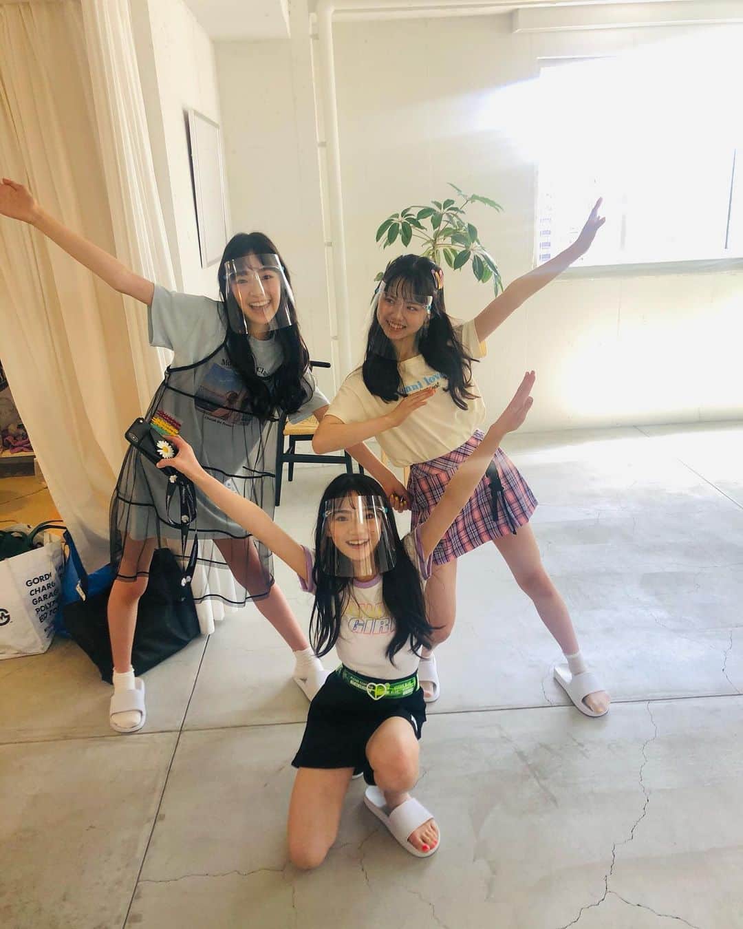 ニコ☆プチのインスタグラム：「💎✨  フェイスシールドレンジャー、参上っ！ꉂꉂ ( ˆoˆ ) ‪‪💨  #椛島ひなた #小松崎ふたば #星乃あんな #元気なプチモ」