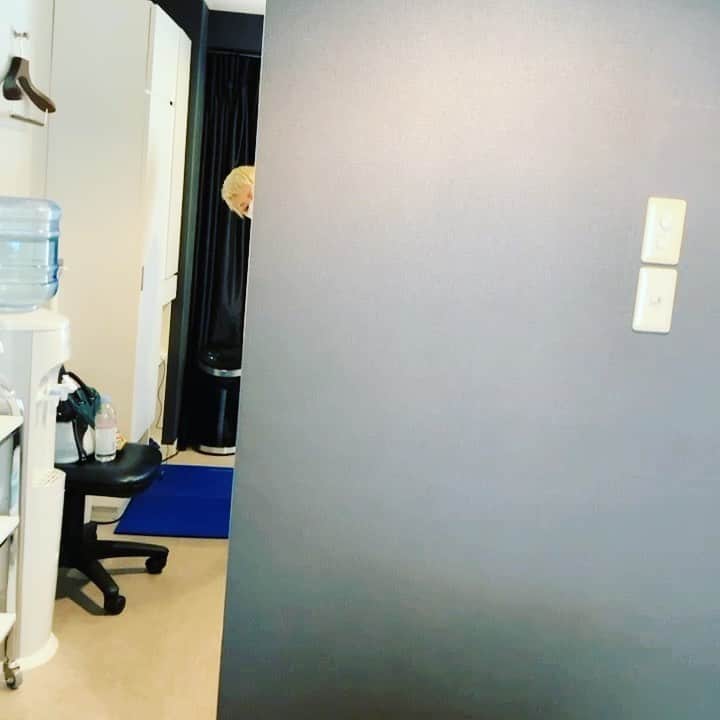 のインスタグラム：「本日も頑張りました🤤 毎回体に変化が起きるのですが、 ワタシの最終形態って… 一体どんな姿形になるんだろうか。。 なりたい自分をしっかりイメージして、 取り組んでいこう👍 #体立て直し計画 #いつもありがとうございます @katakorilabs」