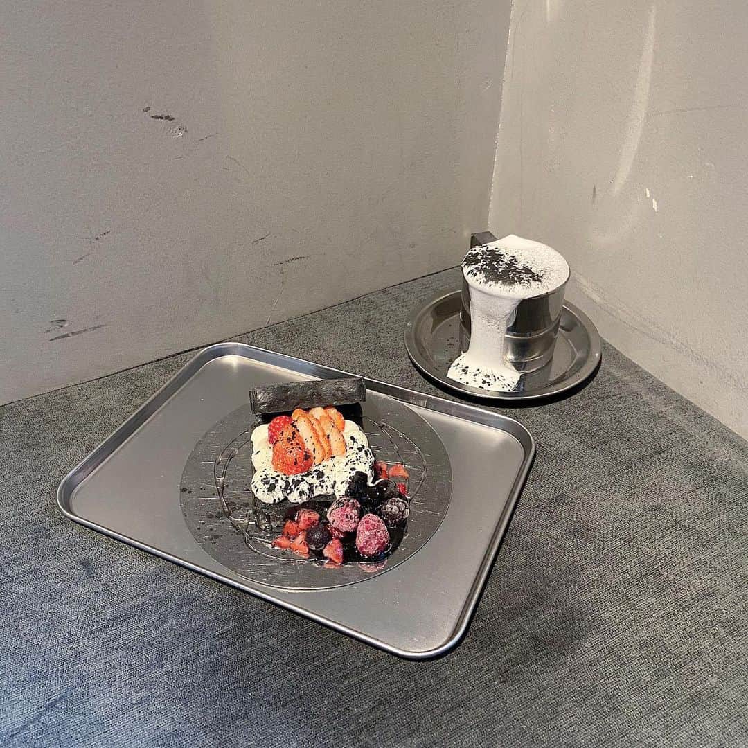 sarimaru(国木田さりまる)のインスタグラム：「見た目に反してめっちゃ甘かった😋🍓🎶」