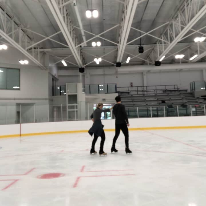 マディソン・ハベルのインスタグラム：「The choreography process is equal parts inspiring and humbling 😳 😂  Any guesses what our 2021/22 Rhythm Dance will be?」