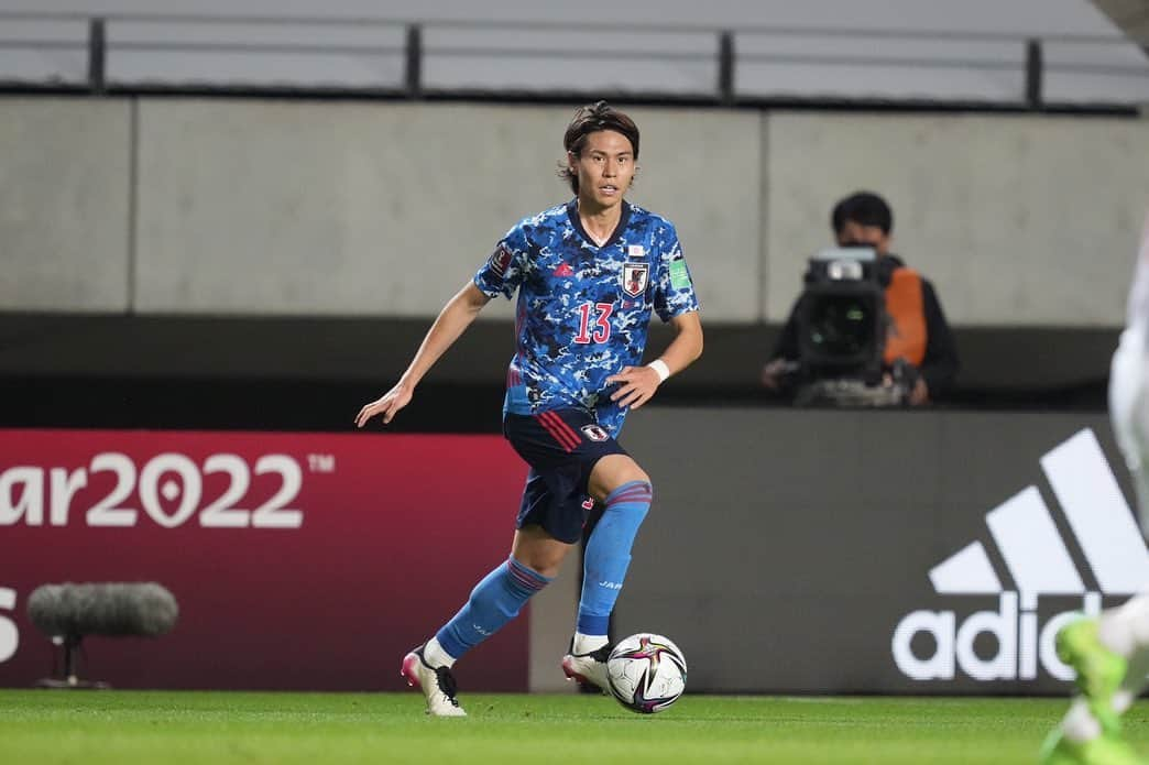 橋本拳人さんのインスタグラム写真 - (橋本拳人Instagram)「. VS Tajikistan 4-1. 🇯🇵🇯🇵🇯🇵. #samuraiblue #japannationalteam」6月8日 22時29分 - kento_hashimoto_18