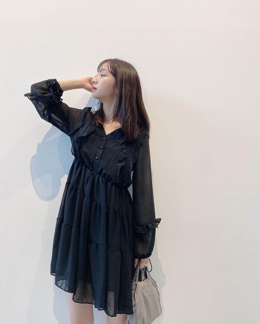 田原可南子さんのインスタグラム写真 - (田原可南子Instagram)「私服🐈‍⬛🖤﻿ ﻿ ONE PIECE @lilyboutique_official  Bag @stellamccartney  ﻿ #かな服」6月8日 22時44分 - kanakotahara