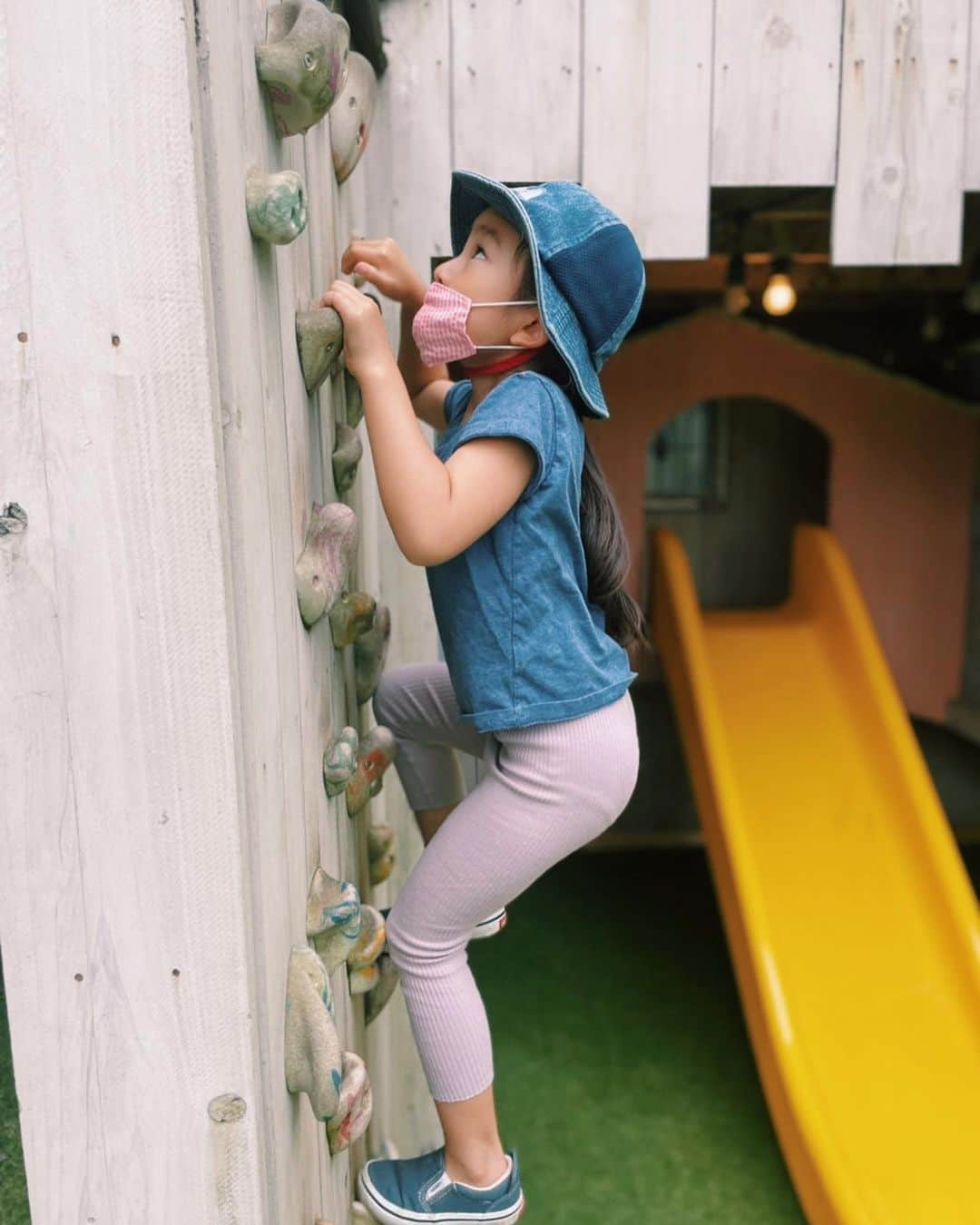 原田沙奈子さんのインスタグラム写真 - (原田沙奈子Instagram)「登るの好きですよね🐒  #solsofarm」6月8日 23時02分 - sanakoharada