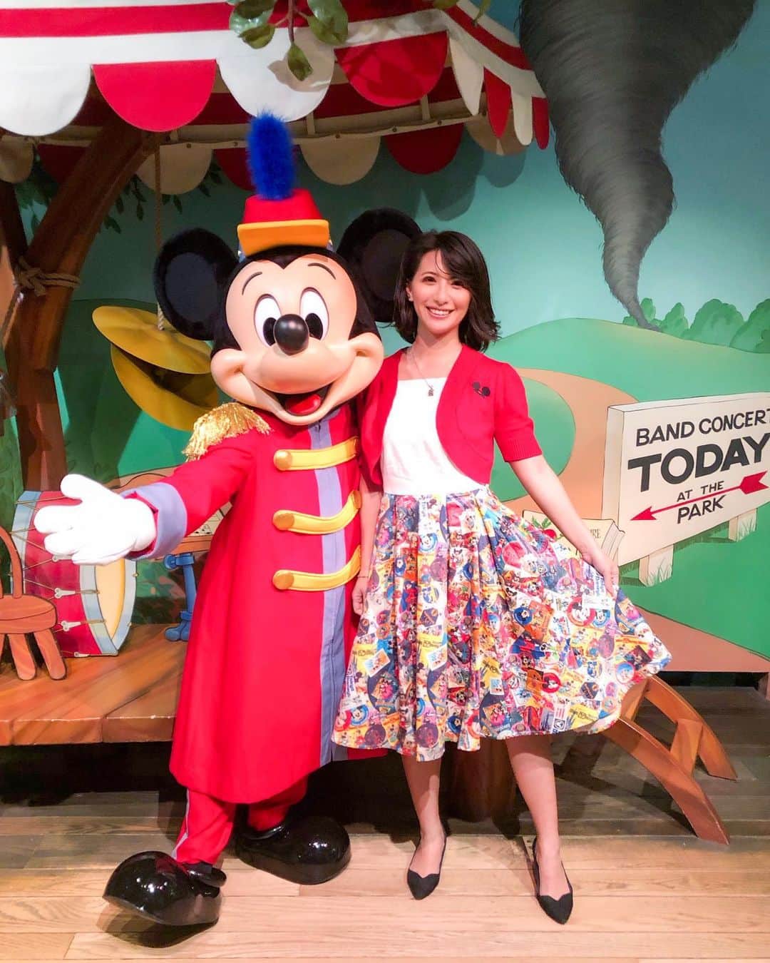 矢部あやのインスタグラム：「201905TDL ベルト忘れた ・  #tokyodisneyland #TDL2019 #TDL #charactergreeting #mickeymouse #meetmickey」