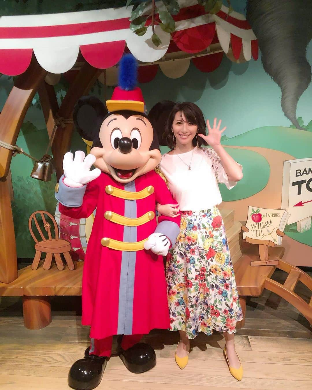 矢部あやのインスタグラム：「201905 TDL ぱぁ👐🏻 ・  #tokyodisneyland #TDL2019 #TDL #charactergreeting #mickeymouse #meetmickey」