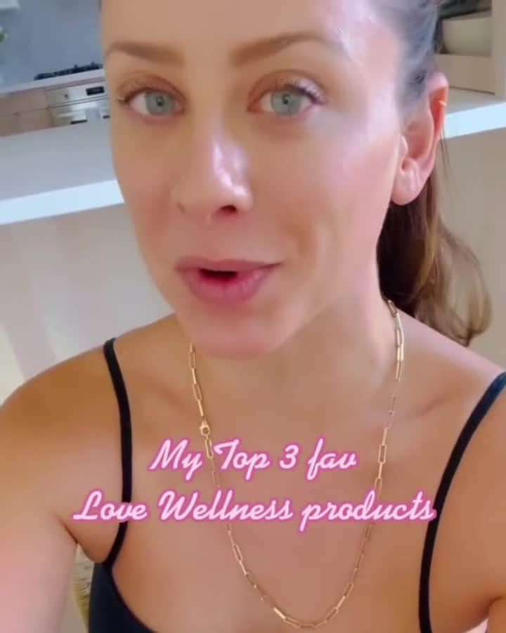 ロー・ボスワースのインスタグラム：「My top 3 summer favs from @lovewellness」