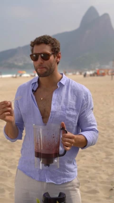 フランコ・ノリエガのインスタグラム：「Are you one of those who never has time to cook? Here I present you a fantastic Brazilian-style snack #acaibowl」